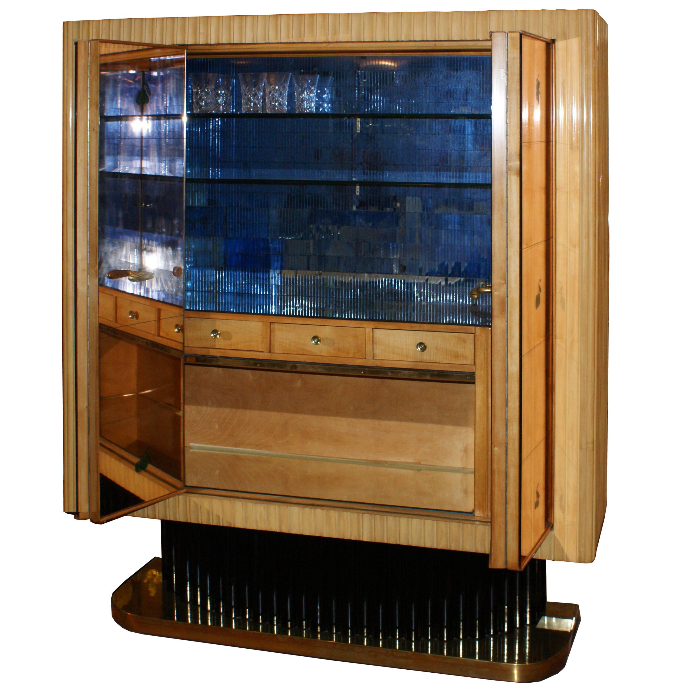 Osvaldo Borsani Bar Cabinet in Maple Wood and Fontana Arte Glass, Circa 1935 For Sale