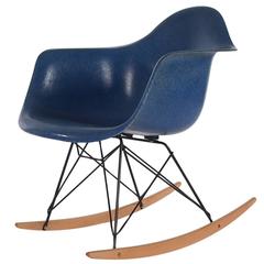 Mid-Century Eames Herman Miller Fiberglass Rocking Lounge Chair in Royal Blue