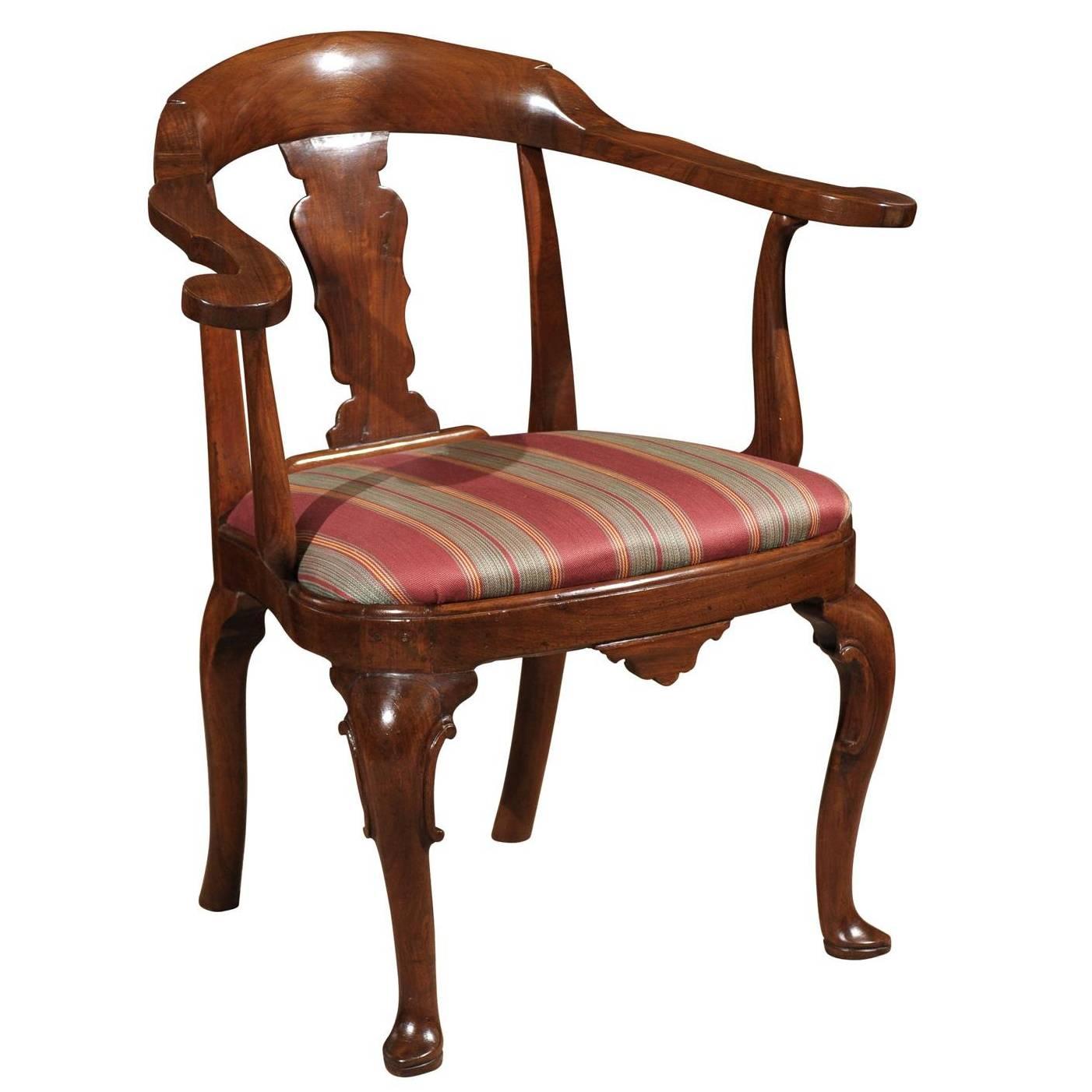 Walnut Desk Chair with Cabriole Leg and Pad Feet, Italy, Late 18th Century