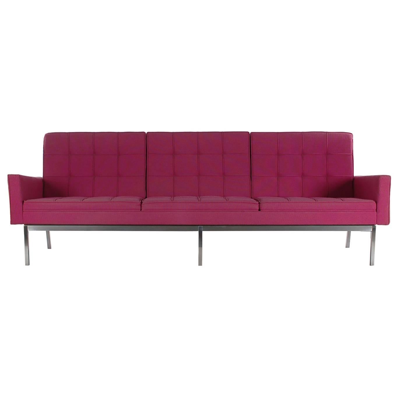 Florence Knoll für Knoll Modernes Sofa aus der Mitte des Jahrhunderts in Fuchsia im Angebot