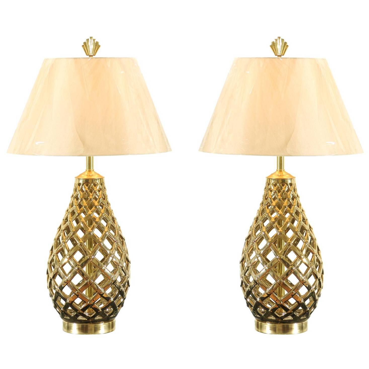 Lovely Restored Pair of Pierced Ceramic, Brass and Lucite Lamps For Sale