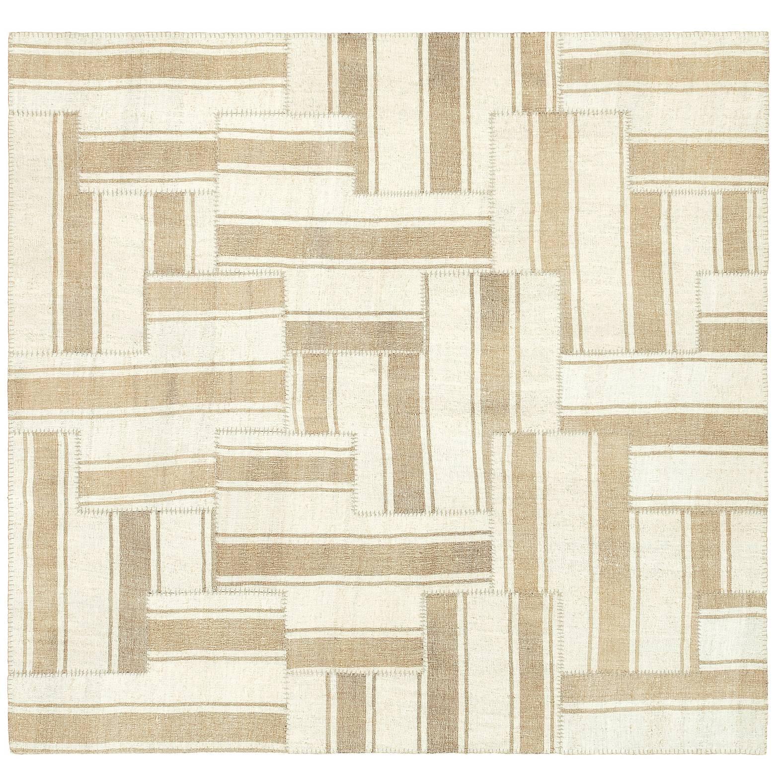 Tappeto di composizione kilim vintage della metà del XX secolo