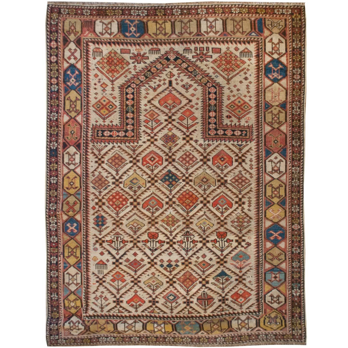 Remarquable tapis de prière Shirvan du 19ème siècle