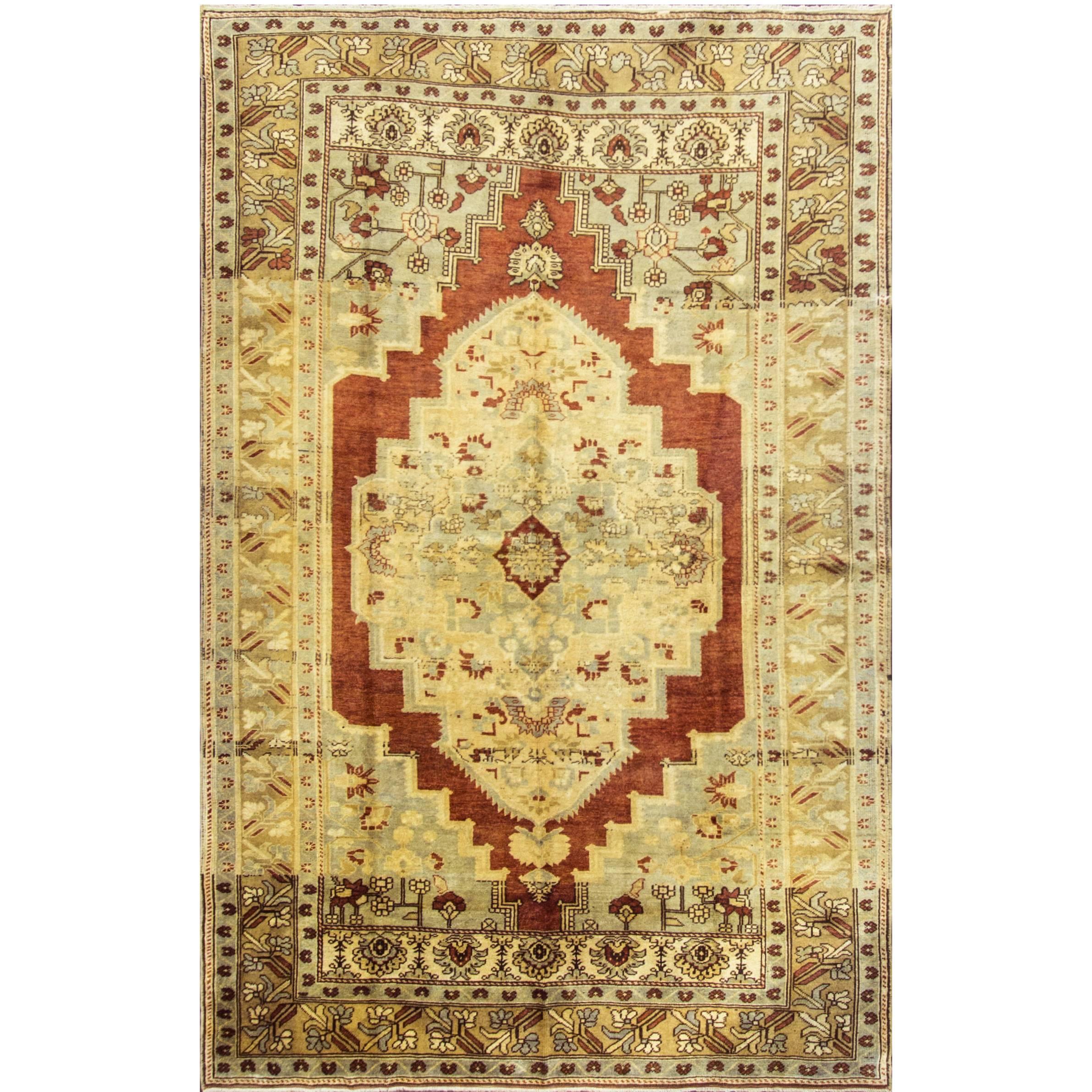 Oushak-Teppich, Türkei, 1,82 m x 2,13 m im Angebot