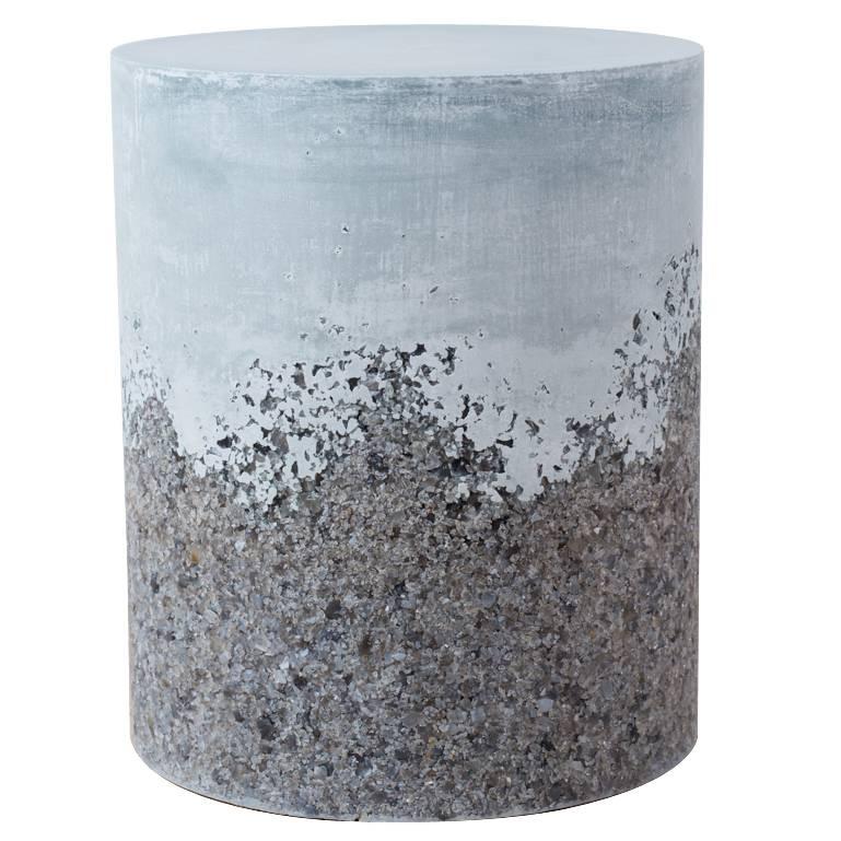 Table d'appoint tambour en agate grise et plâtre bleu clair, fabriquée à la main par Samuel Amoia