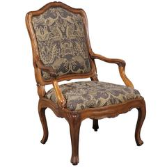 18th Century French Regence Fauteuil au Chasse in Walnut