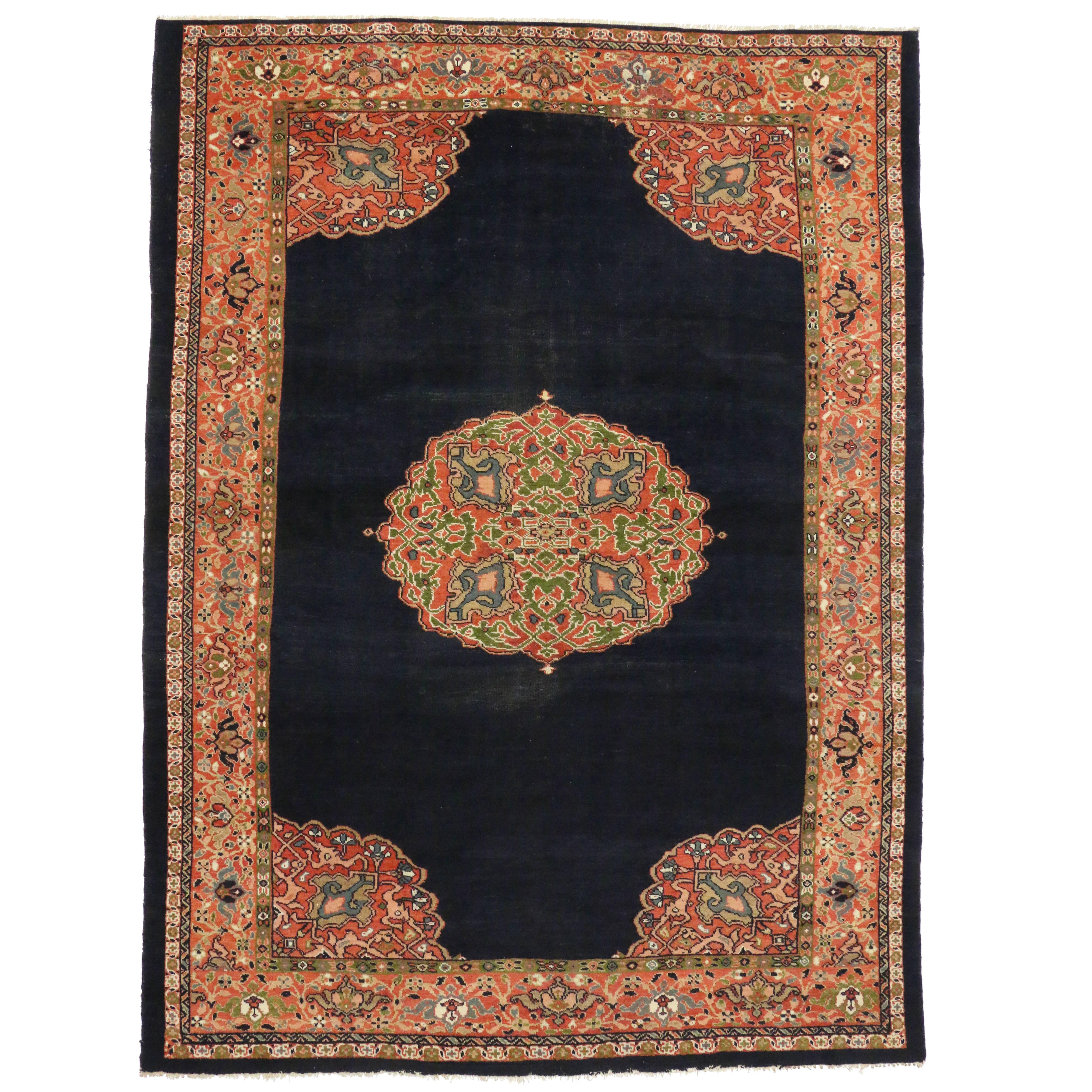 Tapis persan ancien de Sultanabad de la fin du XIXe siècle avec style jacobéen moderne