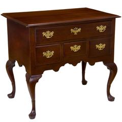 Fine Walnut Queen Anne Lowboy with Stocking Feet Philadelphia, circa 1760 5