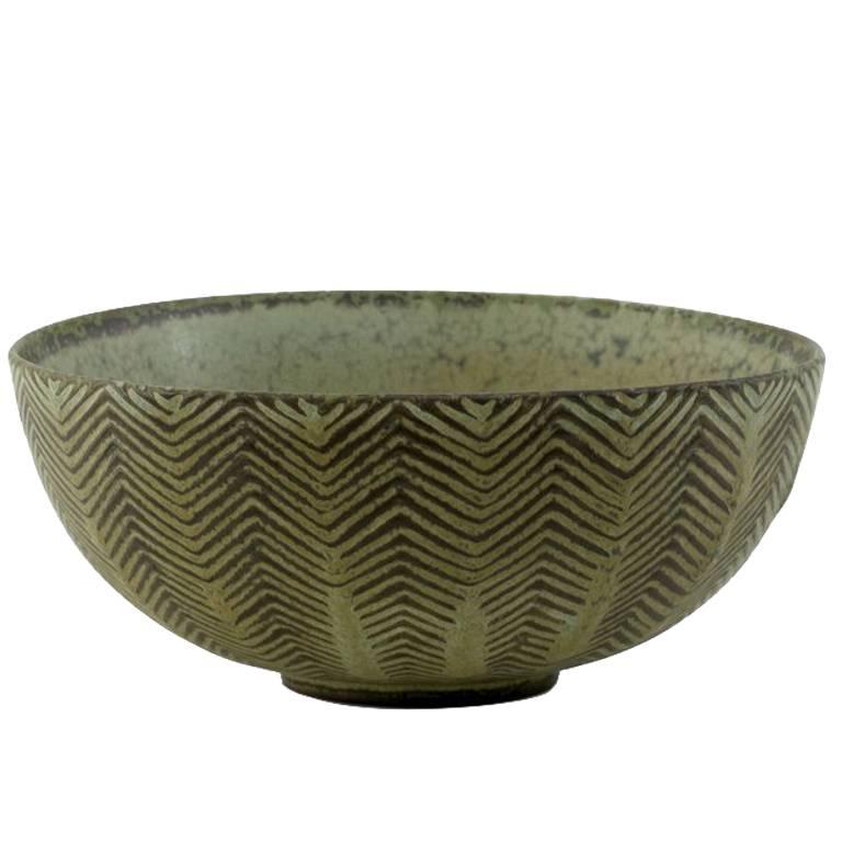 Bowl by the danish ceramist Axel Salto for Royal Copenhagen