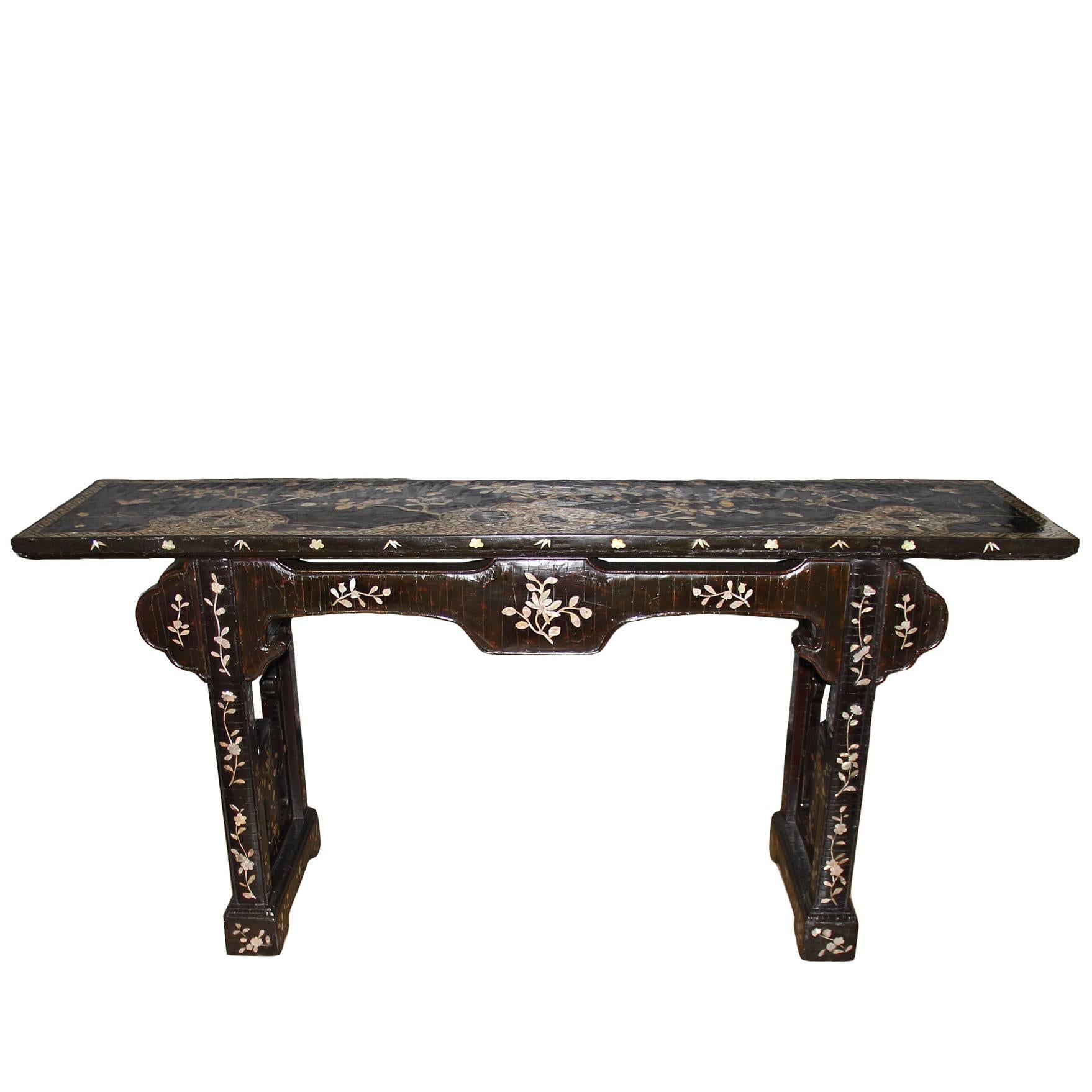 Late 17th Century Qing Dynasty Black Lacquer and Abalone Inlaid Altar Table For Sale