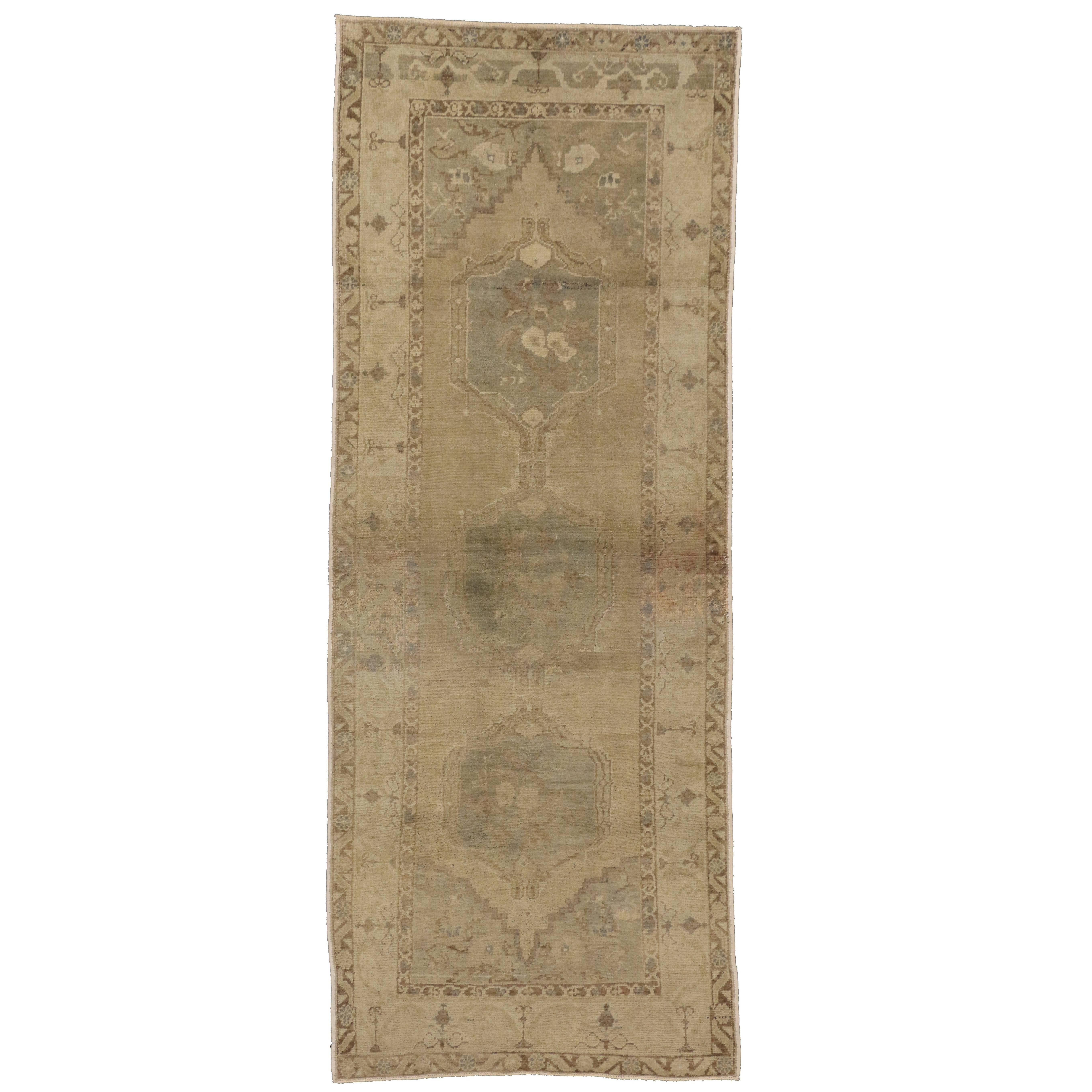 Tapis de couloir vintage turc Oushak de style rustique, couloir de couloir