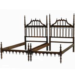 Antique Early 20th Century Pair of Twin Beds Spanish Portuguese Turned Wood Beds