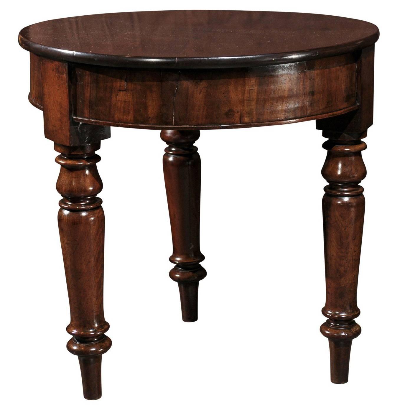 Runder englischer Mahagoni-Tisch aus der Mitte des 19. Jahrhunderts, auf drei gedrechselten Beinen