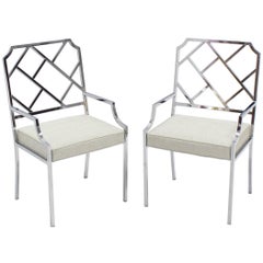 Nouvelle paire de chaises chromées à large dossier en échelle et chrome en tissu d'ameublement