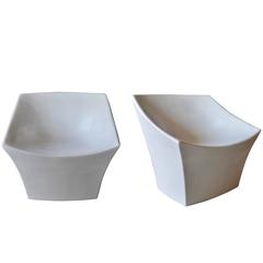 Pair of Sculptural Fiberglass Outdoor Chairs 2