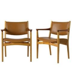 Pair of Hans Wegner Jh-525 Armchairs 12