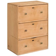 English Pine Georgian Early 20th Century Petite Chest of Drawers, Natural Finish