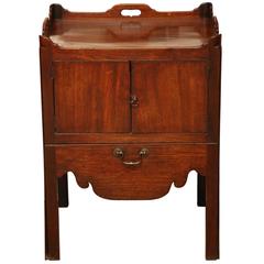Early 19th Century English Bed Side Table in Mahogany 7