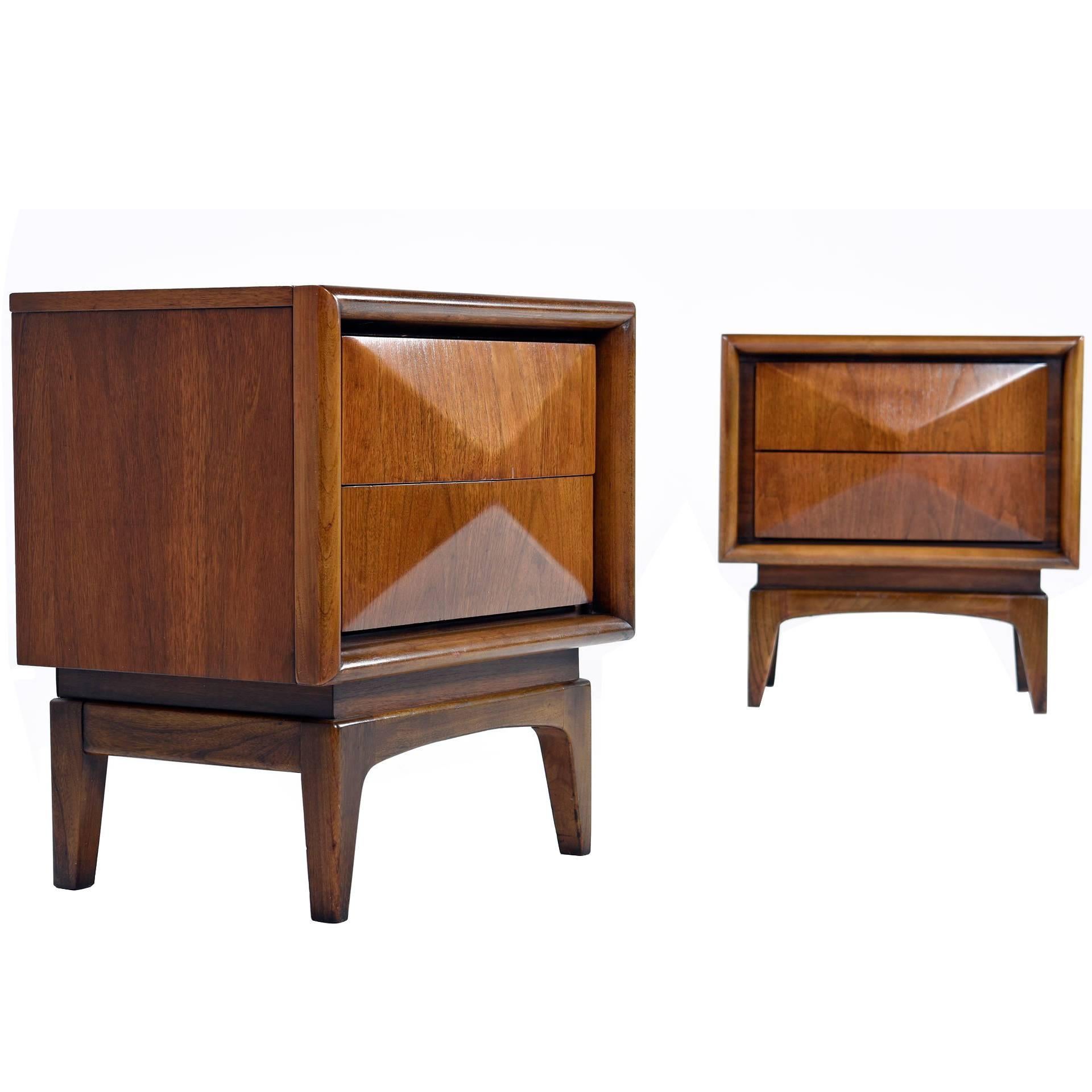 Vintage Pair of United Furniture Nightstands, 1960s
