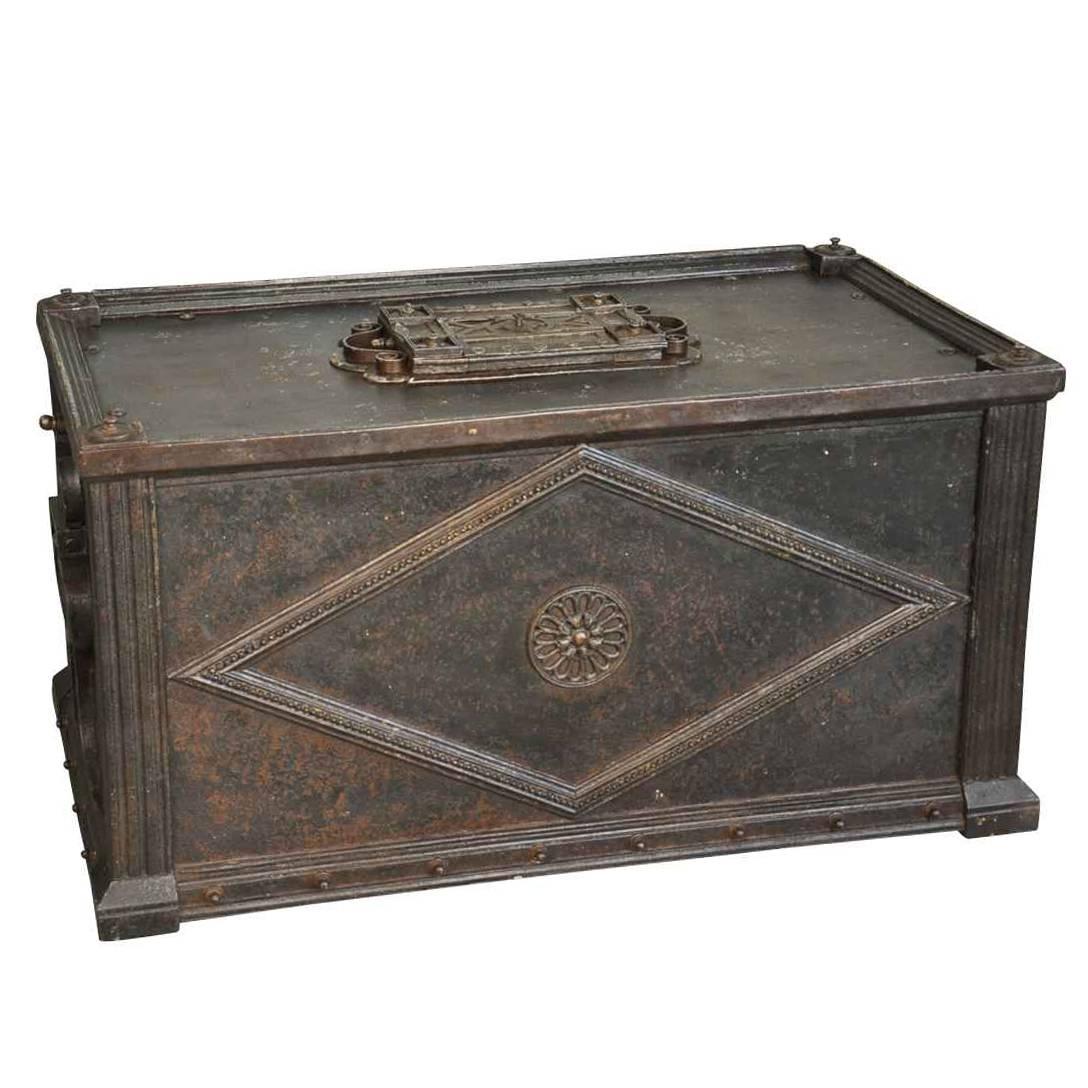 Exceptional Early 18th Century Italian Coffre or Strong Trunk