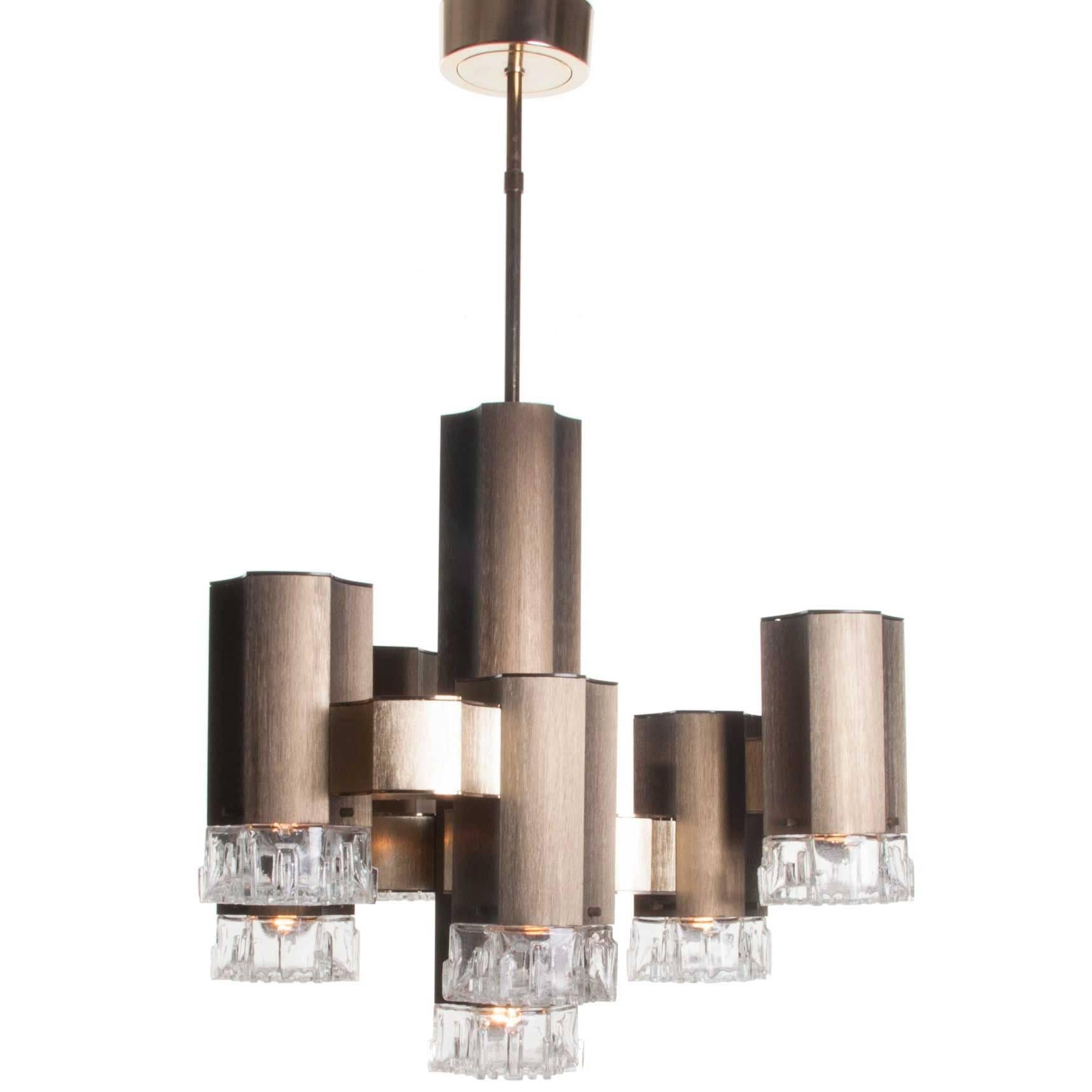 1970s Gold Aluminium and Glass Seven-Light Chandelier by Sciolari For Sale