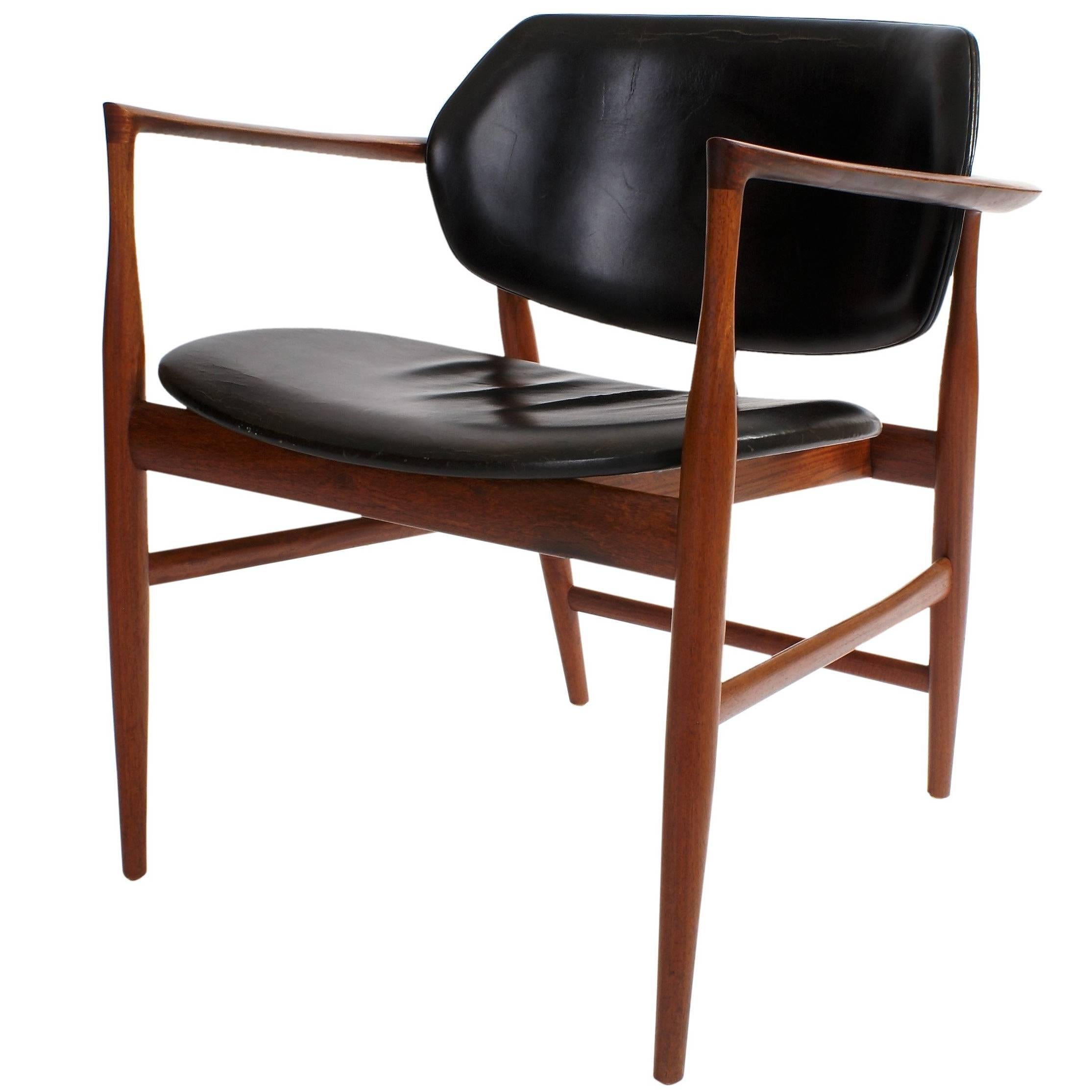 Ib Kofod-Larsen Rare 
Elizabeth
 Armchair in Cuban Mahogany and Black Leather For Sale