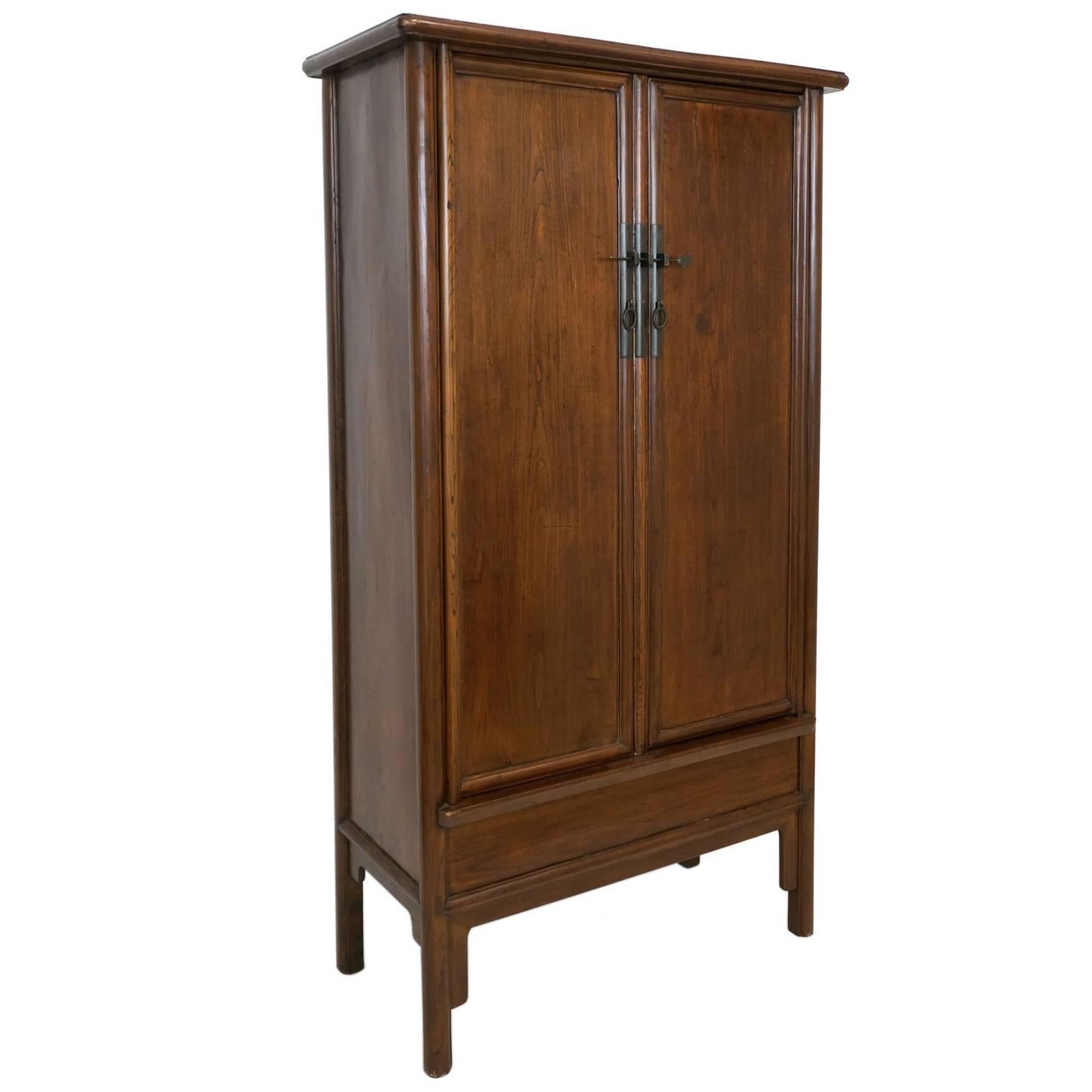 Early 19th Century Chinese Elm Armoire or Cabinet For Sale