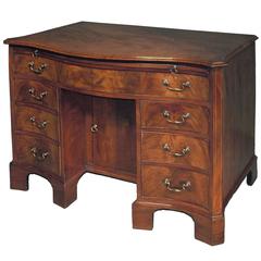 18th Century Mahogany Kneehole Dressing Chest 7