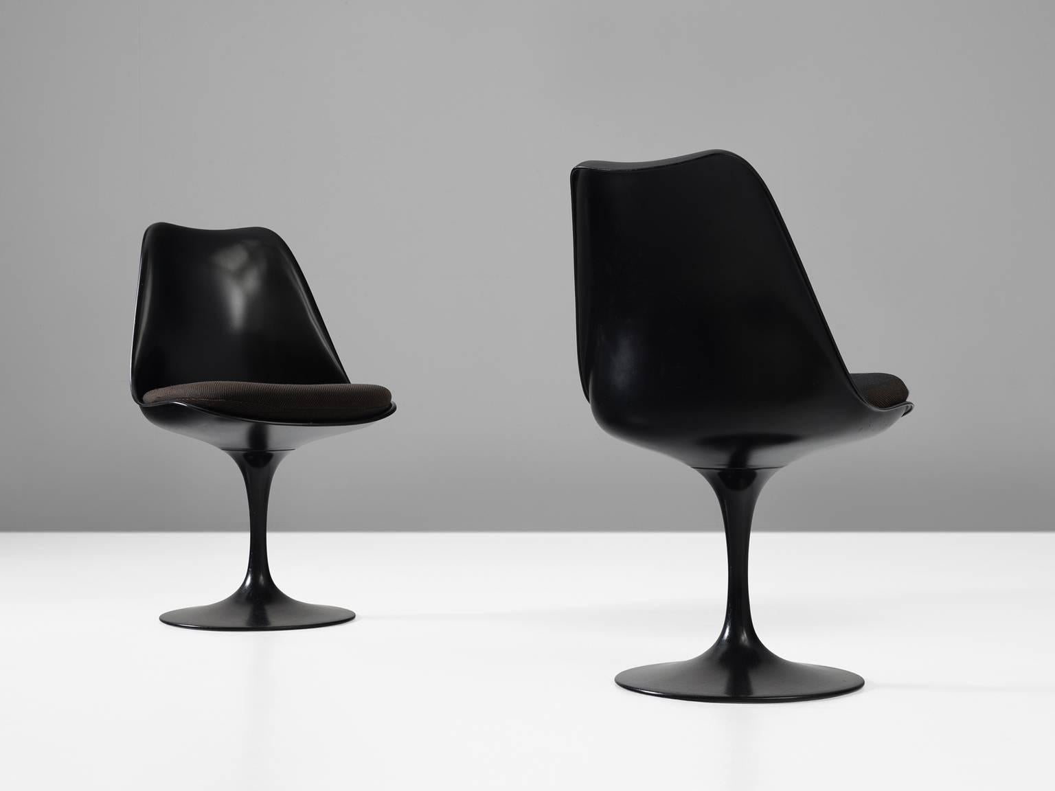 American Eero Saarinen Set of Six Swivel Chairs for Knoll International