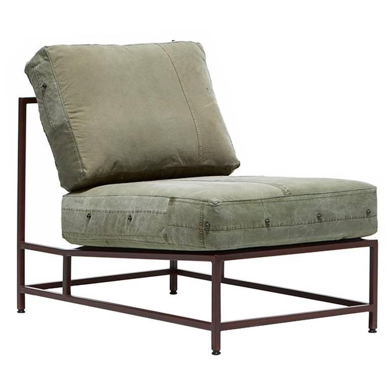 Vieille chaise militaire en toile et marbre rouille en vente