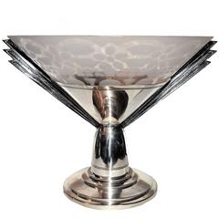 Art Deco Silver Plated Bronze and Etched Crystal Glass Coupe Bowl, circa 1930 6