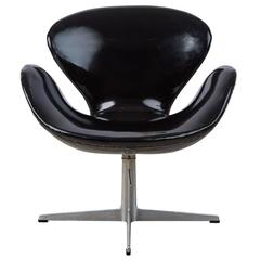 Arne Jacobsen Swan Chair for Fritz Hansen, Dated 1966 11