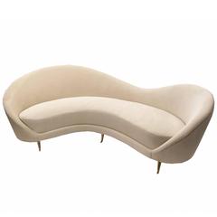 Federico Munari Curving Mid-Century Sofa in Cream Velvet, Italy, circa 1952