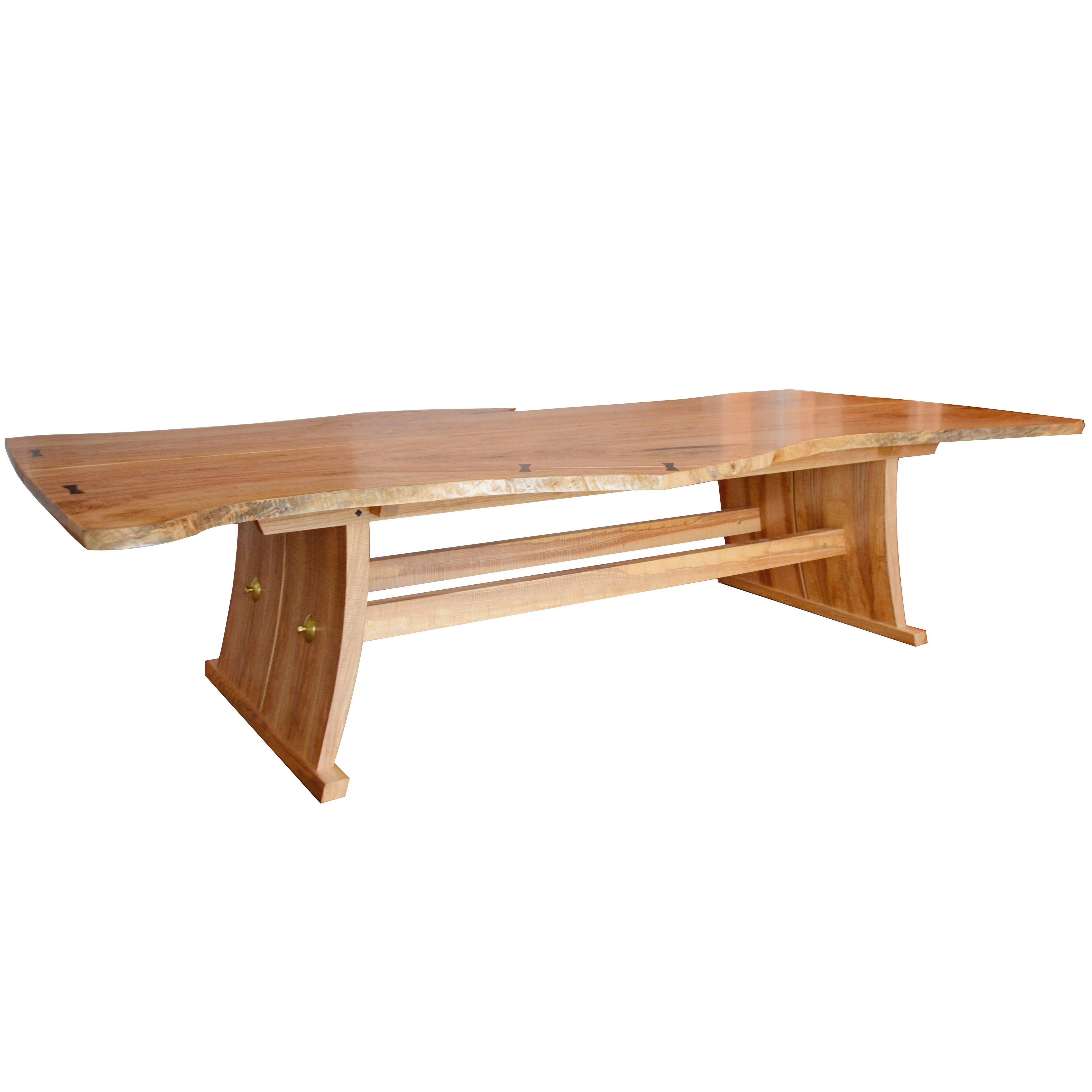 David N. Ebner, Curley  Cendre  Table de salle à manger Live Edge, 2016