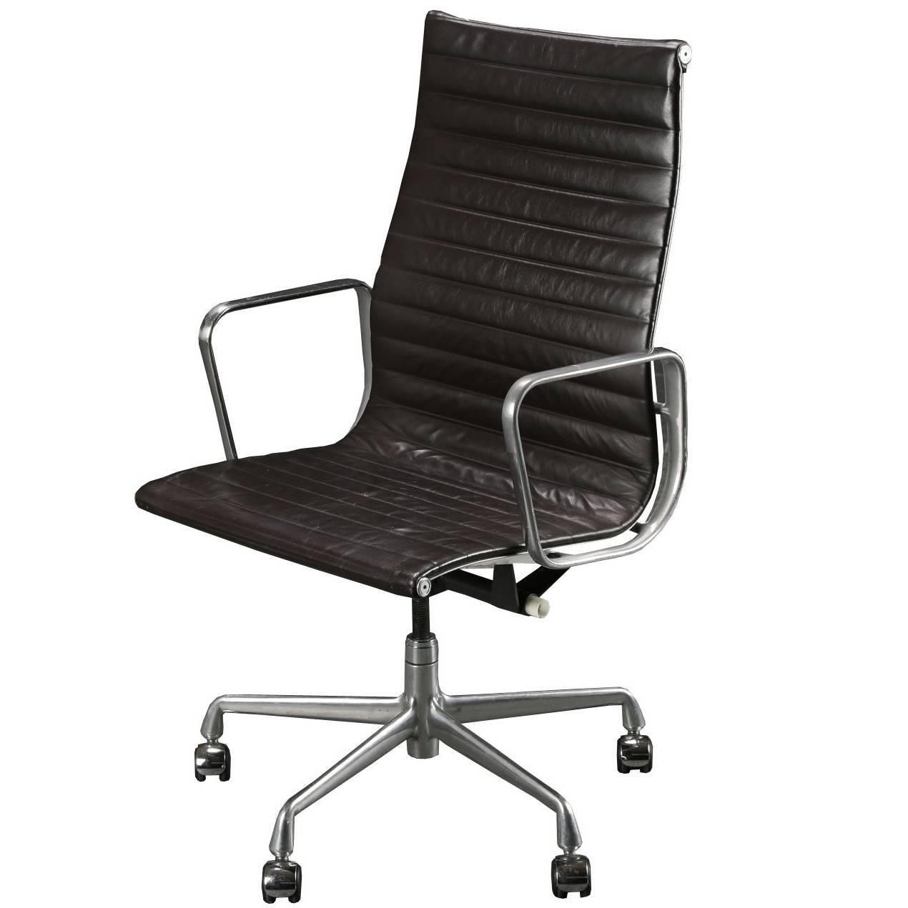 Aluminium Series Office Chair by Charles and Ray Eames