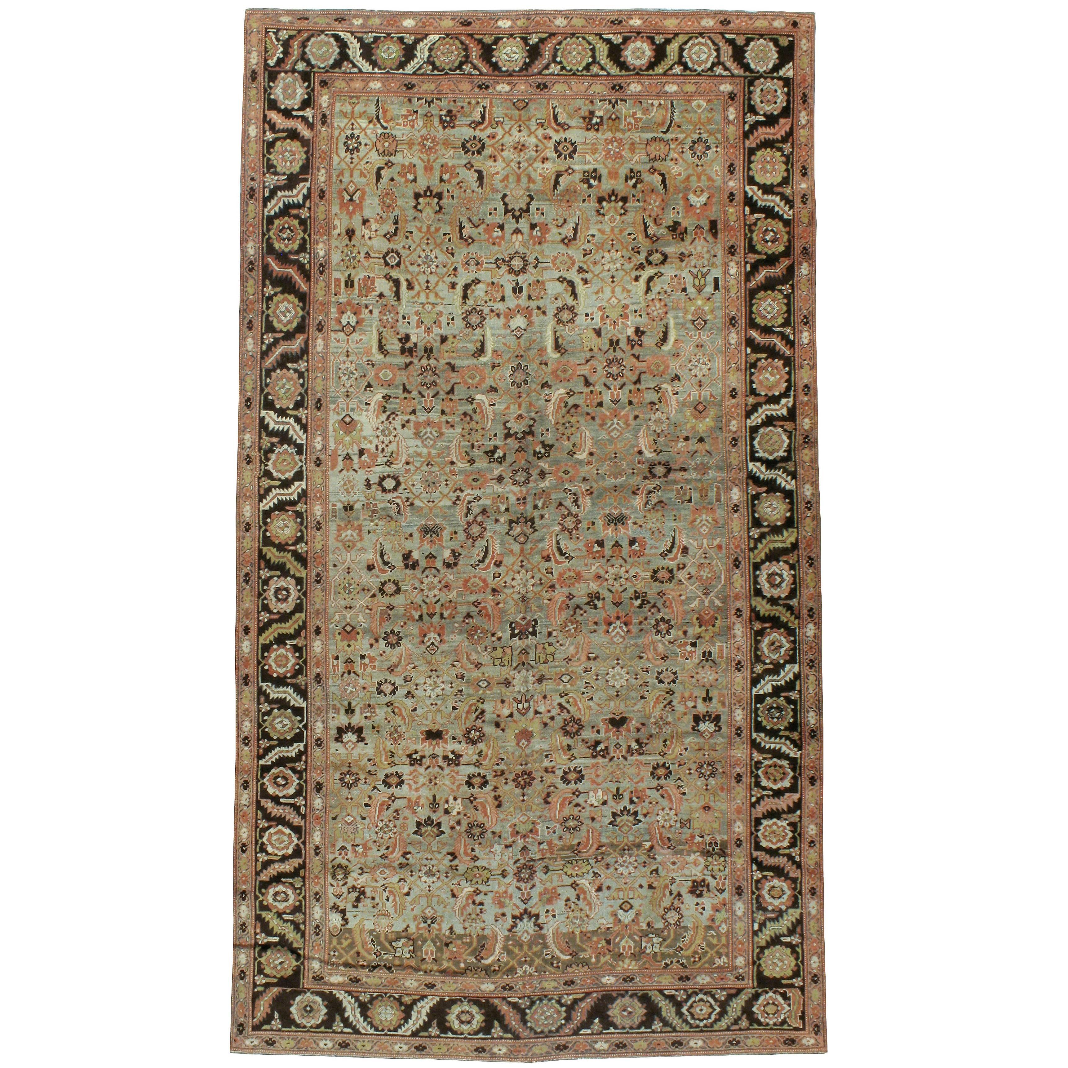 Antiker russischer Karabagh-Teppich aus Karabagh im Angebot