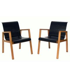 Pair of Bentwood Modern Lounge Chairs Designed by Alvar Aalto, circa 1940s 10