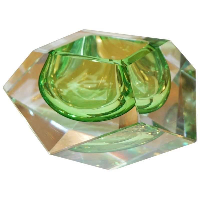Seguso 1950s Vintage Italian Lime Green Diamond Cut Modern Bowl / Centerpiece