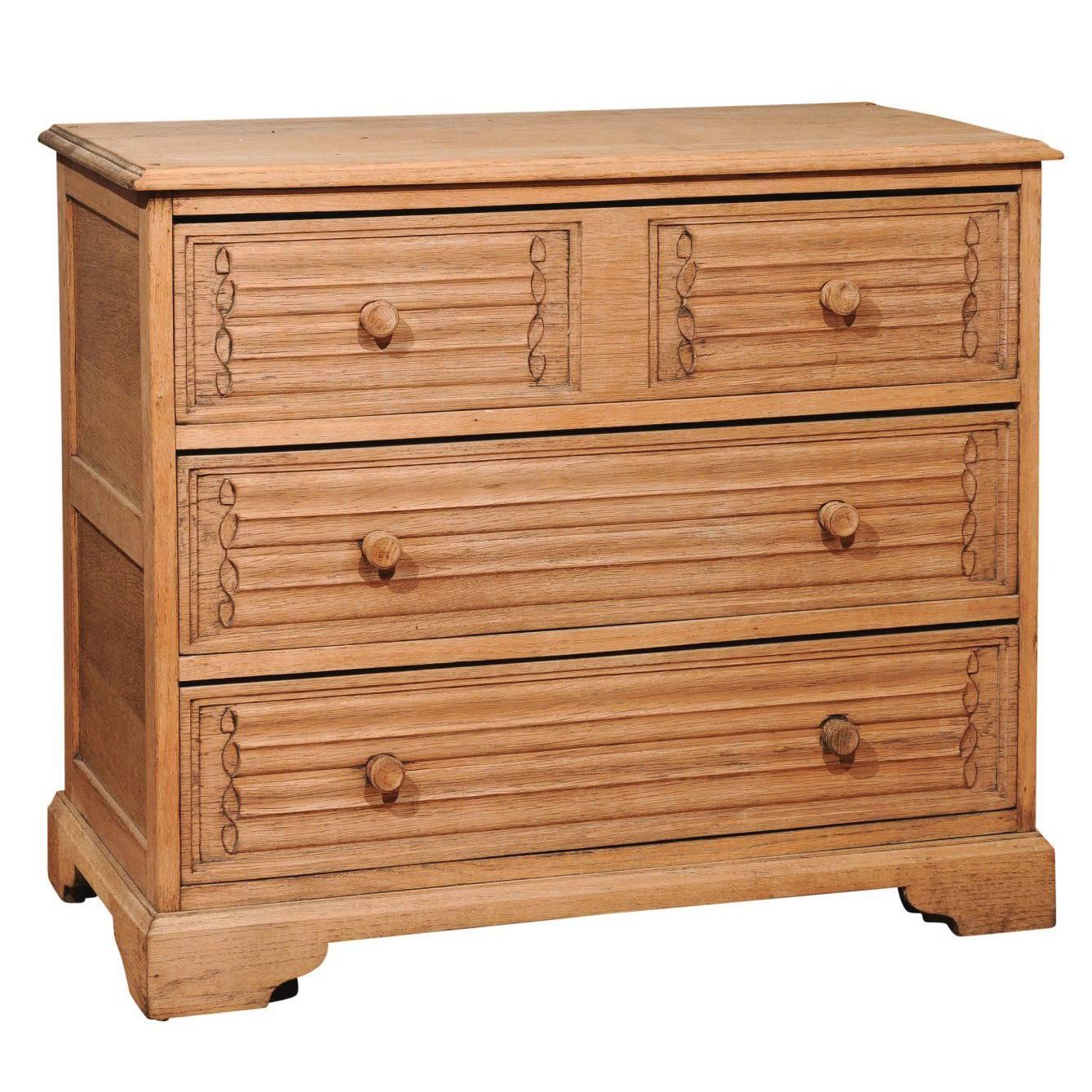 English Late 19th Century Oak Three-Drawer Chest with Natural Finish