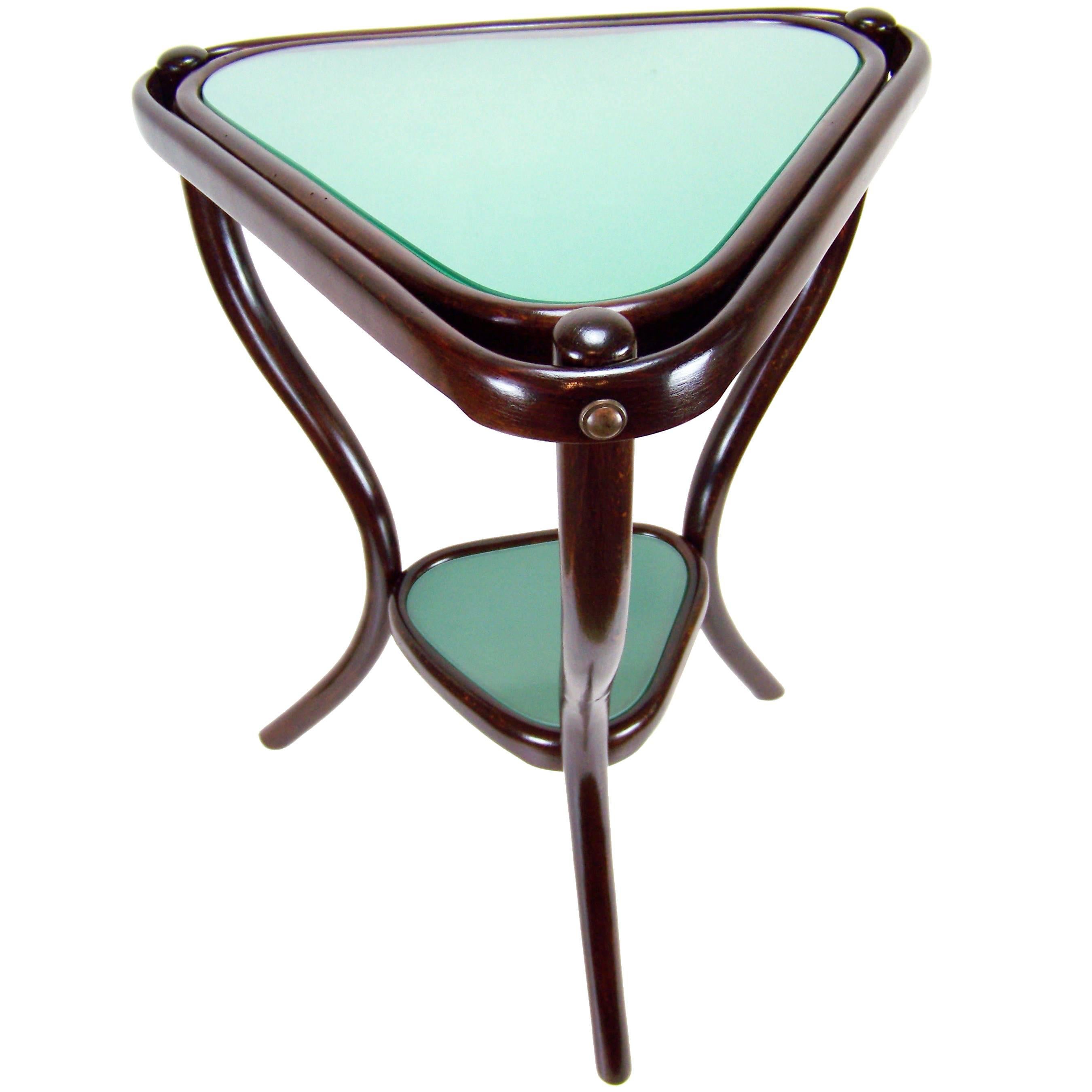 Triangular Table Thonet Nr.4, circa 1891