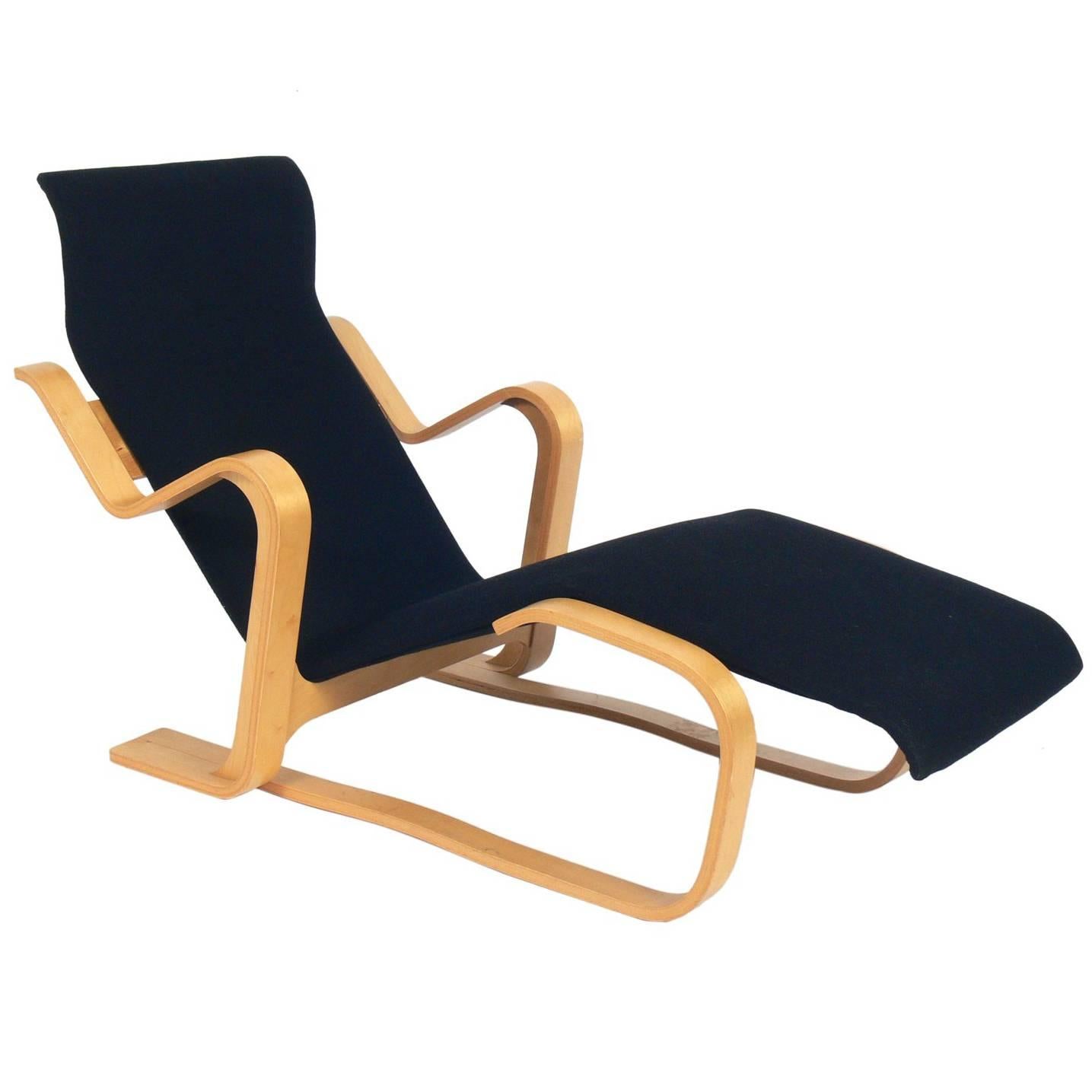 Sculptural Bentwood Chaise Longue by Marcel Breuer