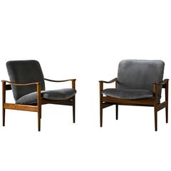 Fredrik Kayser Pair of Easy Chairs in Mahogany and Suede, 1950s