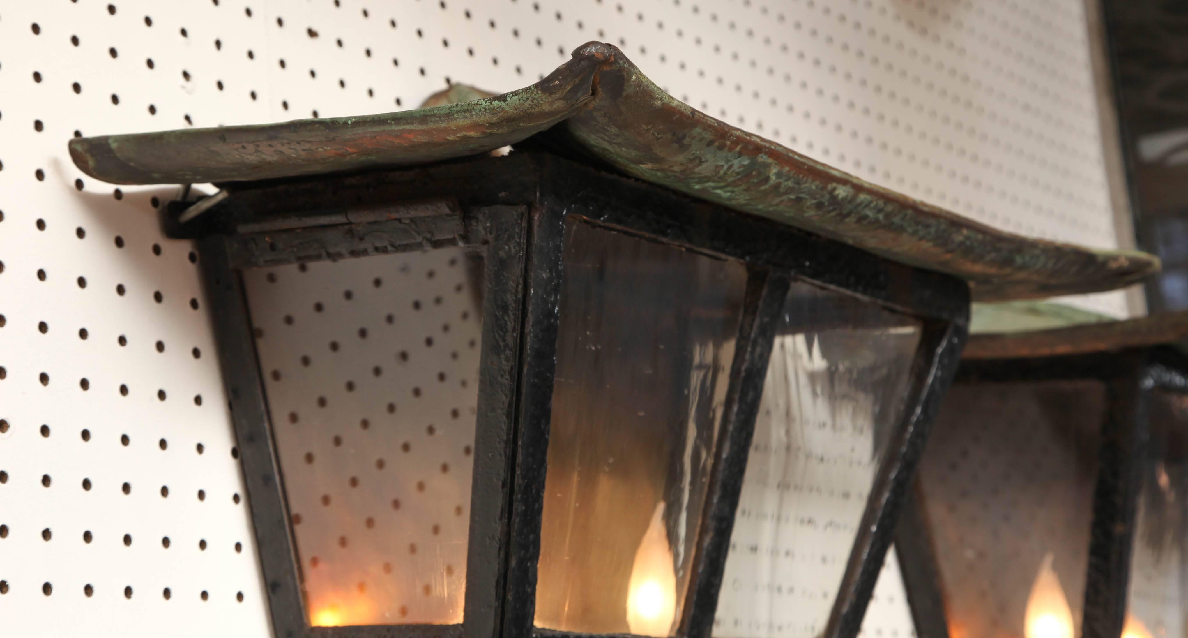 Pair of Pagoda Style Copper Wall Lanterns In Excellent Condition In New York, NY