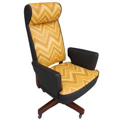 Vintage 1960s Mid-Century Modern Executive Desk Swivel Chair by Gunlocke