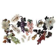 Grupo de Fruteros Vintage de Piedra Dura y Dos Candelabros Compatibles