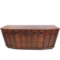 Mid-Century Walnut Broyhill Style Dresser 10