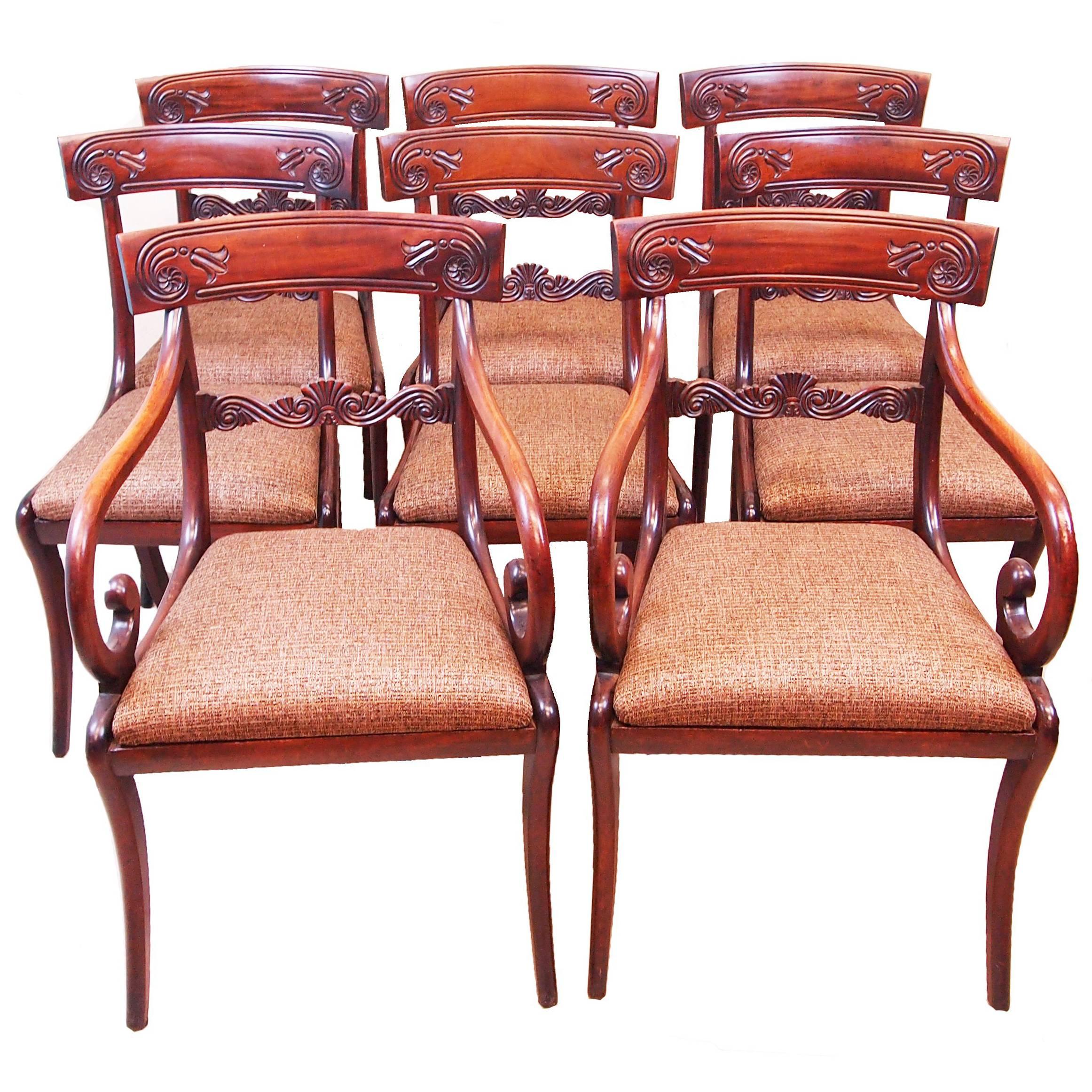 Ensemble de 8 chaises de salle à manger Regency en acajou en vente