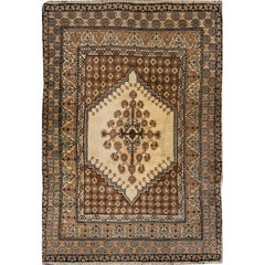 Tapis marocain vintage en laine tribale du milieu du 20e siècle 