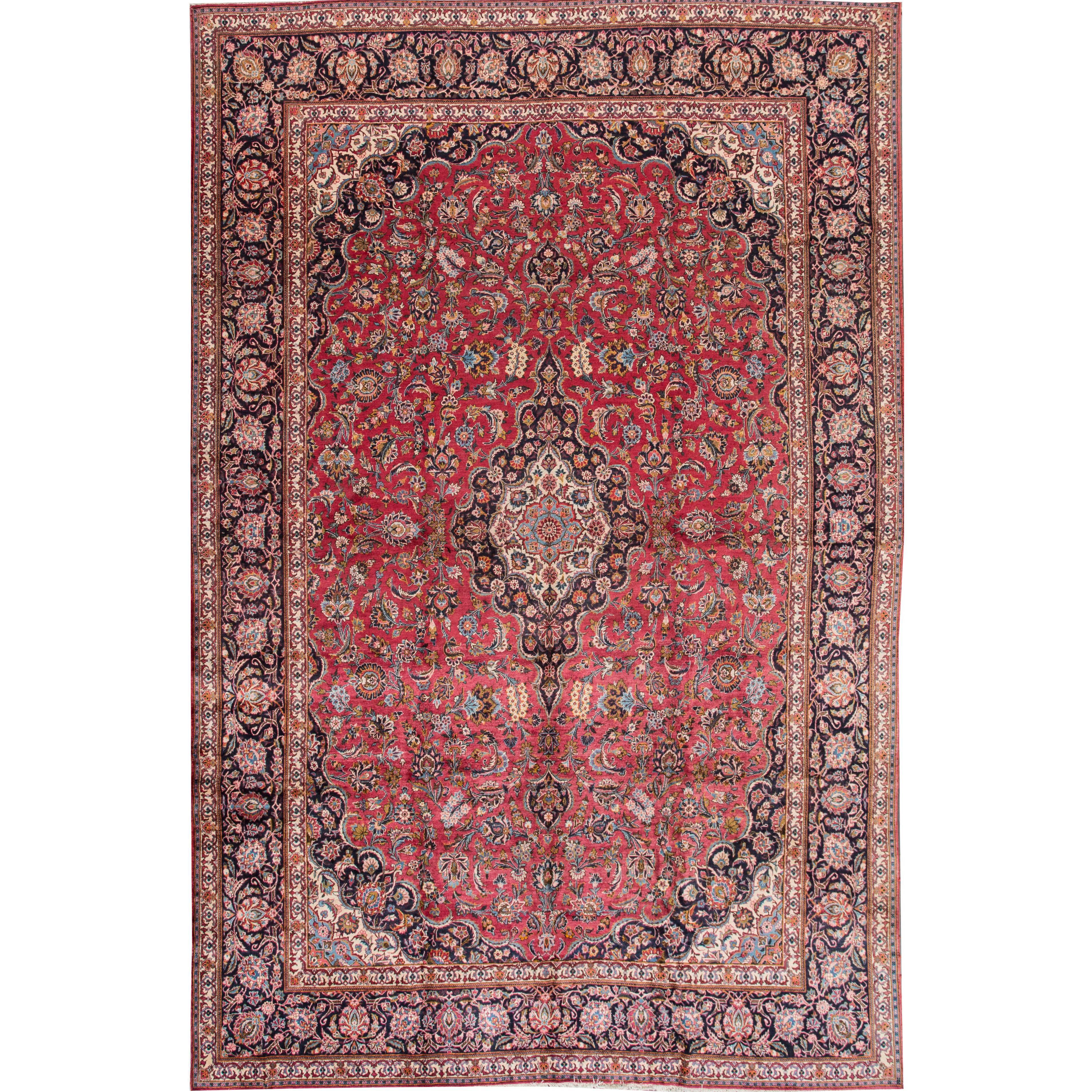 Beautifully Designed Vintage Kashan Rug For Sale