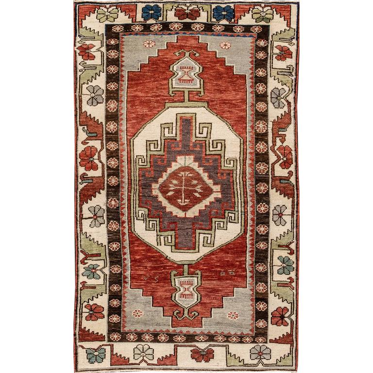 Beautifully Designed Anatolian Rug For Sale at 1stdibs